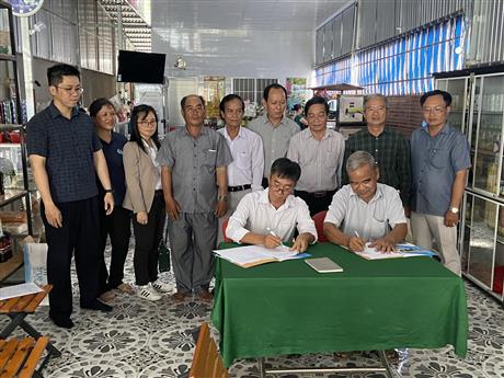 Lễ ký kết hợp đồng chuyển giao công nghệ sản xuất nước cốt chanh mật ong tại Đồng Tháp